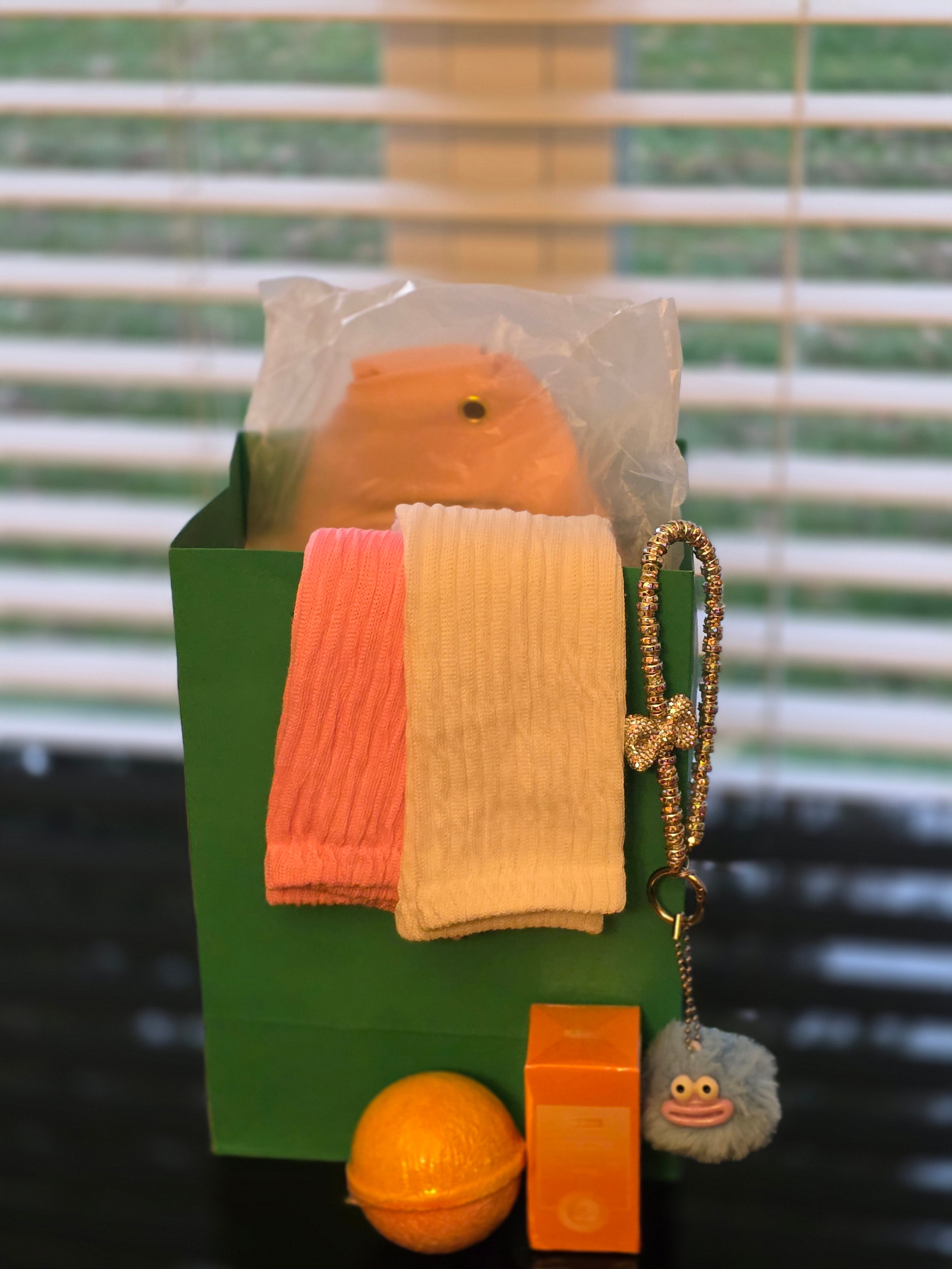 Women's Pink & White Gift Set